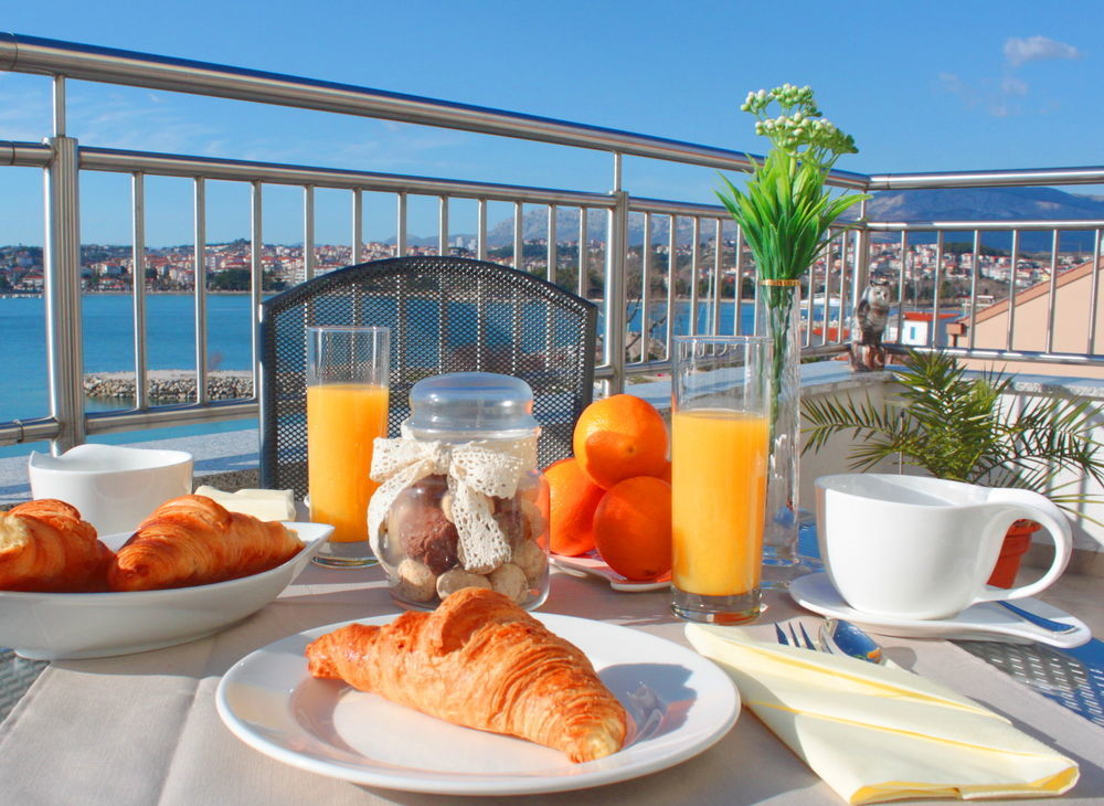 Sunset Split Hotel Podstrana Bagian luar foto